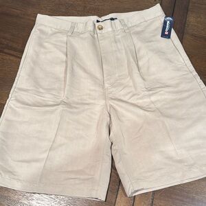 Chaps Golf Men's Tan Shorts